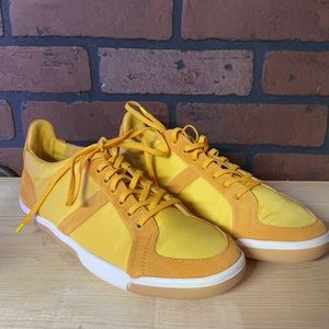 Plae 6.5 men 8 women